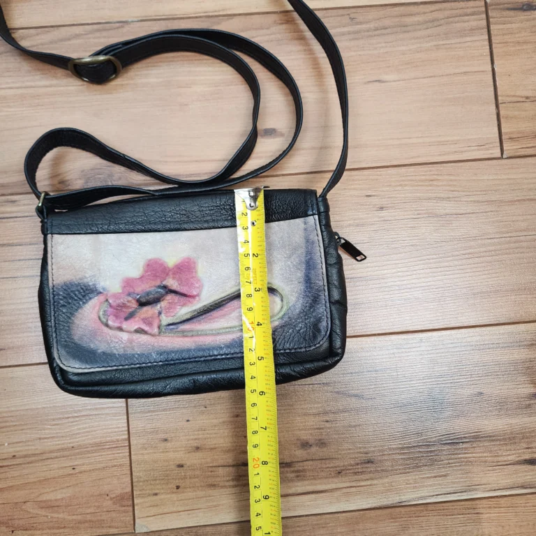 Image for Sac bandoulière en cuir peint à la main fait au Québec