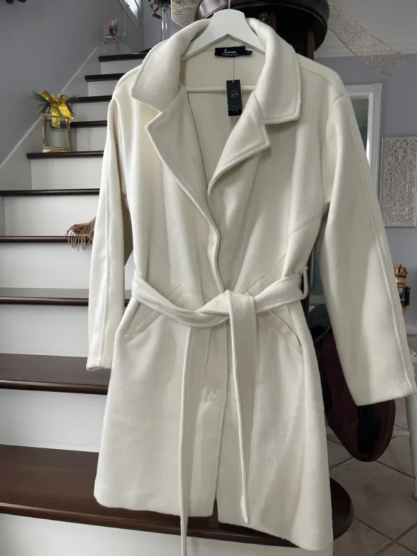Featured image for Manteau Louve design, neuf💫