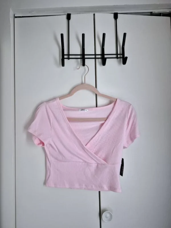 Featured image for Ardene pink T shirt medium