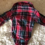 Thumbnail for Cache couche chemise bébé naissant
