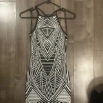 Featured thumbnail for Robe noire et blanche