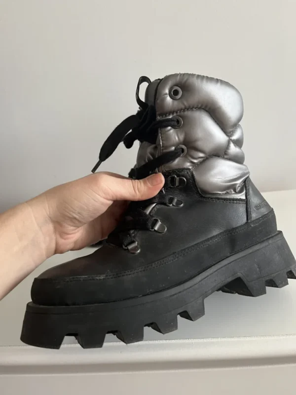 Image for Bottes Cougar taille 7 US / 37 FR