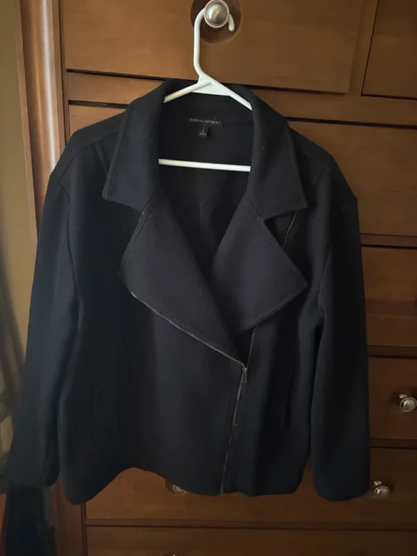 Featured image for Manteau noir court