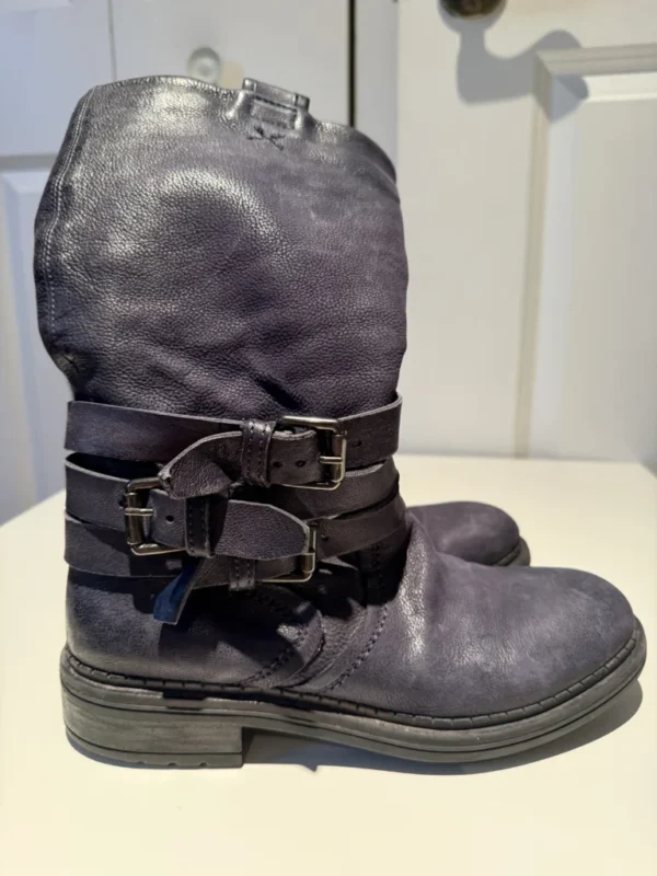Featured image for Bottes en cuir