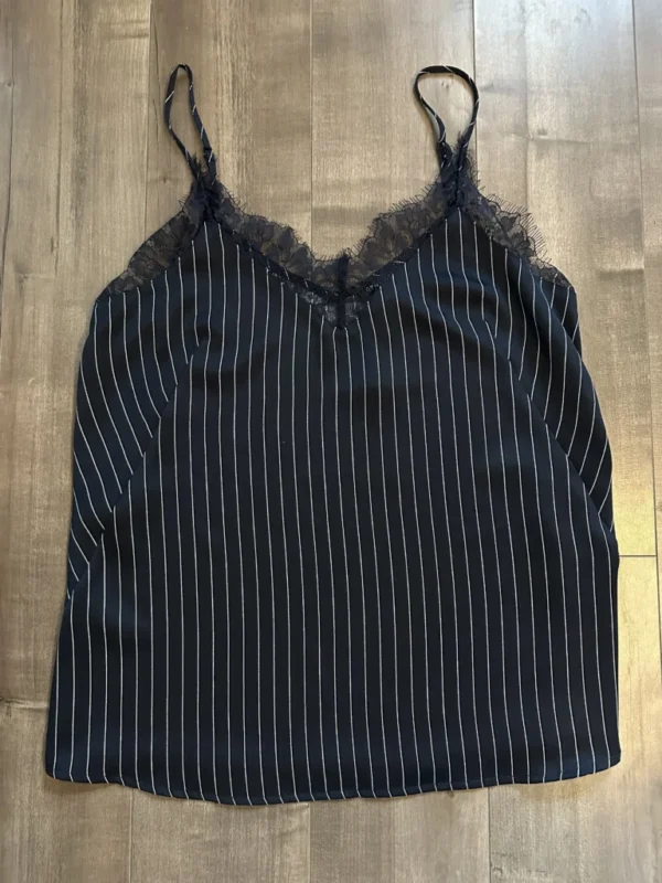 Featured image for Camisole bleu marine Dynamite