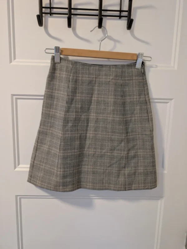Featured image for Aritzia/Babaton Jupe Sz 00