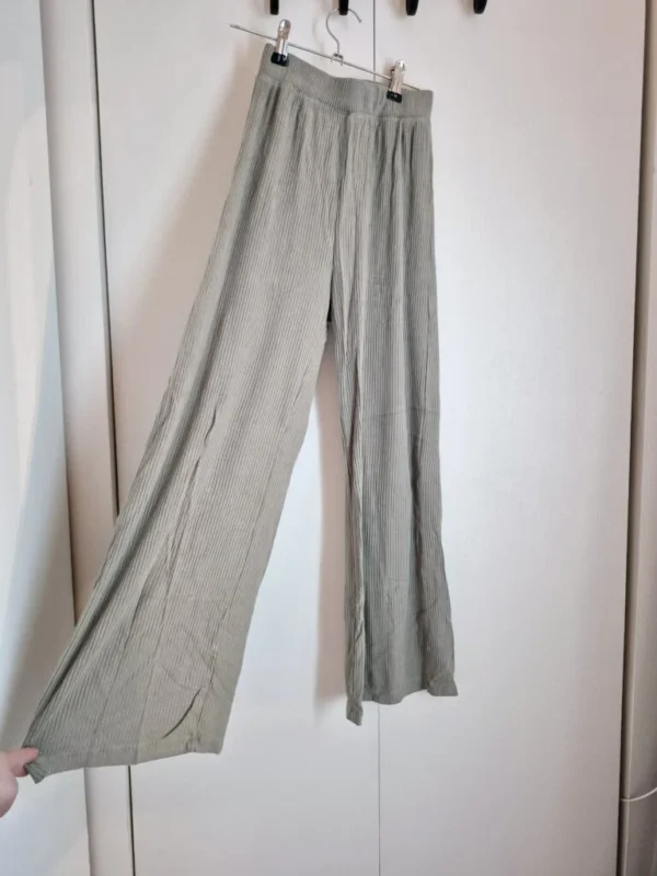 Featured image for HM XXS high waist trousers