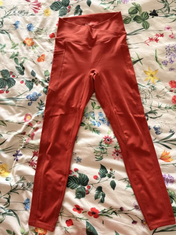 Featured image for Leggings Alowa