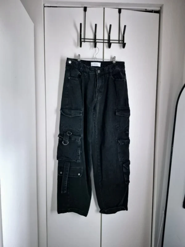 Featured image for Ardene baggy cargo jeans size 3