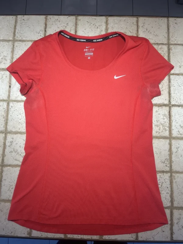 Featured image for T-shirt chandail manches courtes Nike