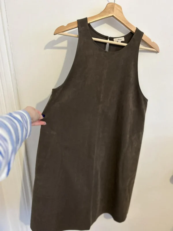 Featured image for Robe effet suède Wilfred