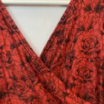 Thumbnail for Robe cache-coeur ajustée