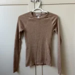 Featured thumbnail for Chandail à manche longue beige HM
