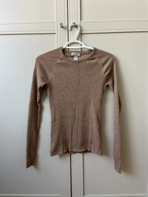Featured image for Chandail à manche longue beige HM