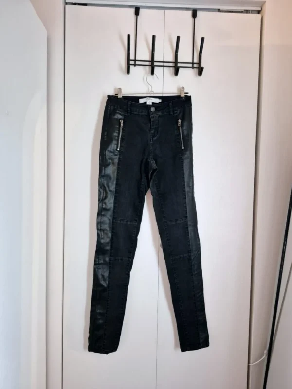 Featured image for Vero Moda XS jeans