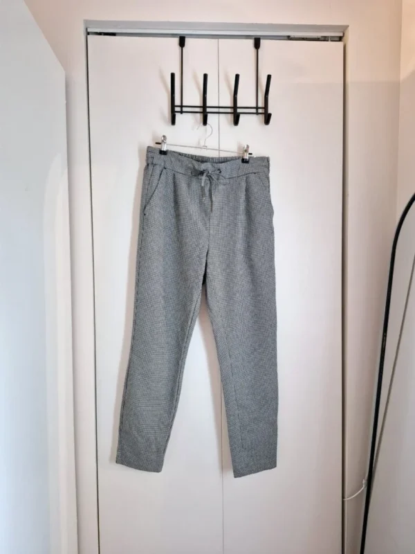 Featured image for Vero Moda trousers Small