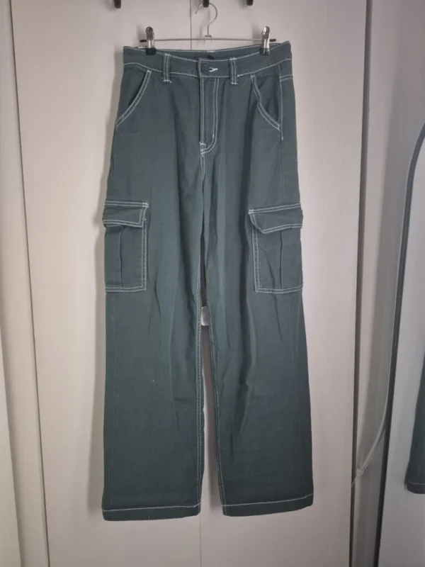 Featured image for HM trousers green size 02 / 34