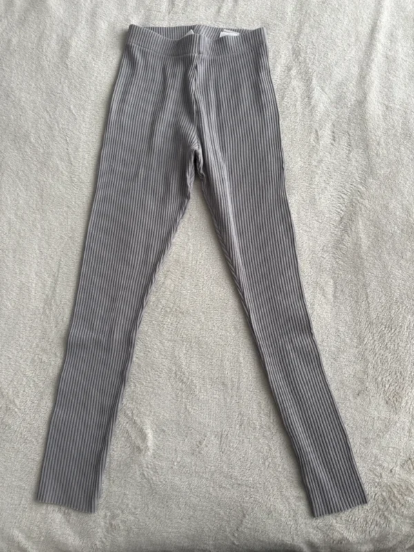 Featured image for Legging côtelé gris