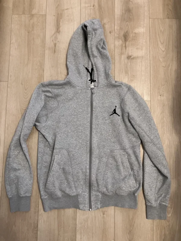 Featured image for Blouson à capuchon Jordan Gris Homme