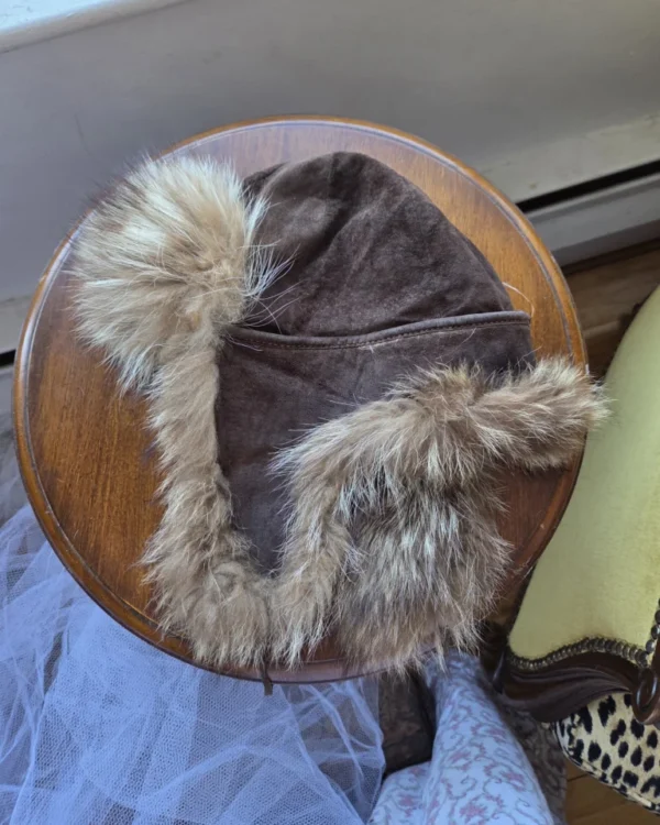 Featured image for Beautiful suede and fur hat