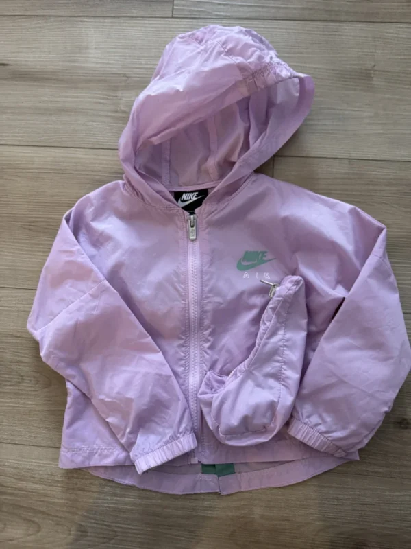 Featured image for Manteau Nike rose