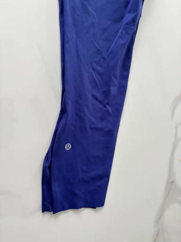 Featured image for Blue/purple 3/4 leggings