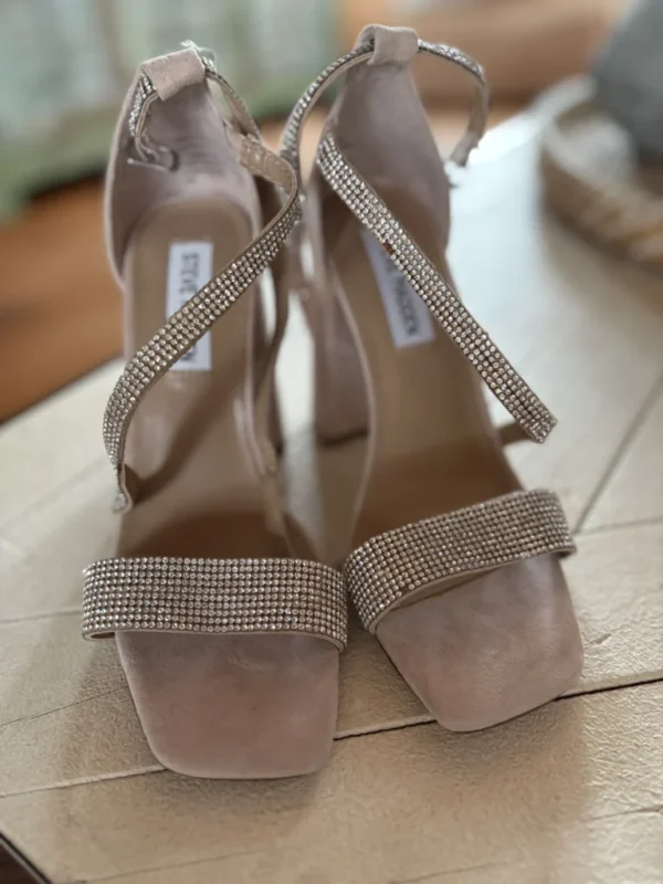 Featured image for Escarpins  chic grandeur 6 neufs