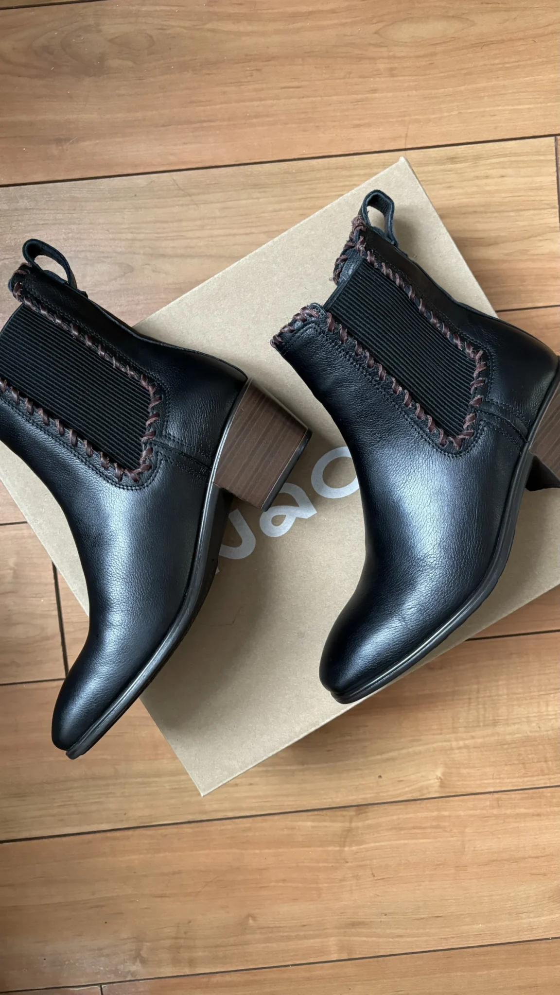 Featured image for Black boots Naot