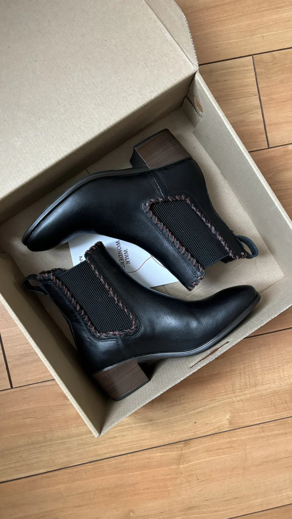 Image for Black boots Naot