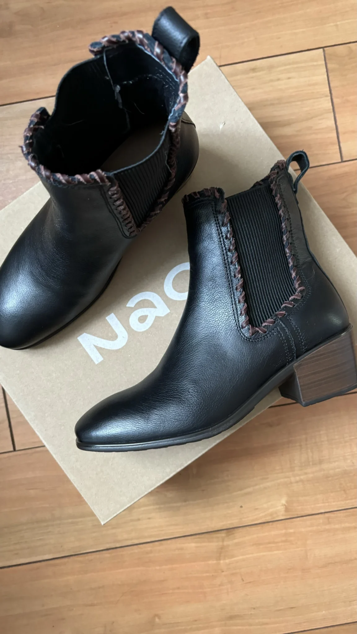 Image for Black boots Naot