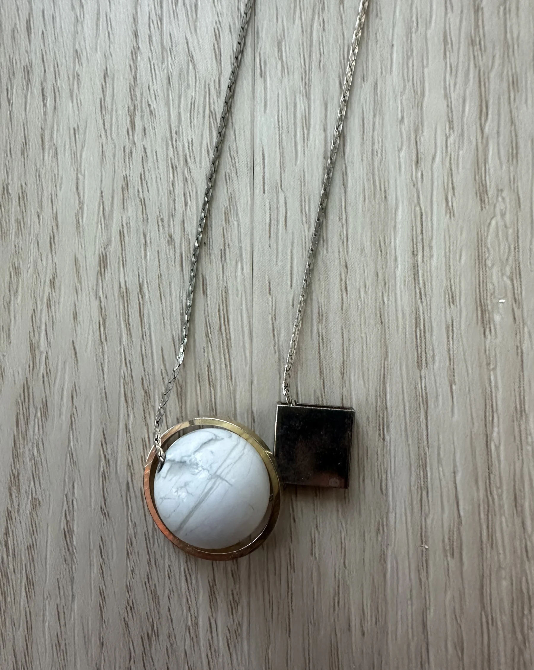 Marble Pendant Necklace *Autre seconde main