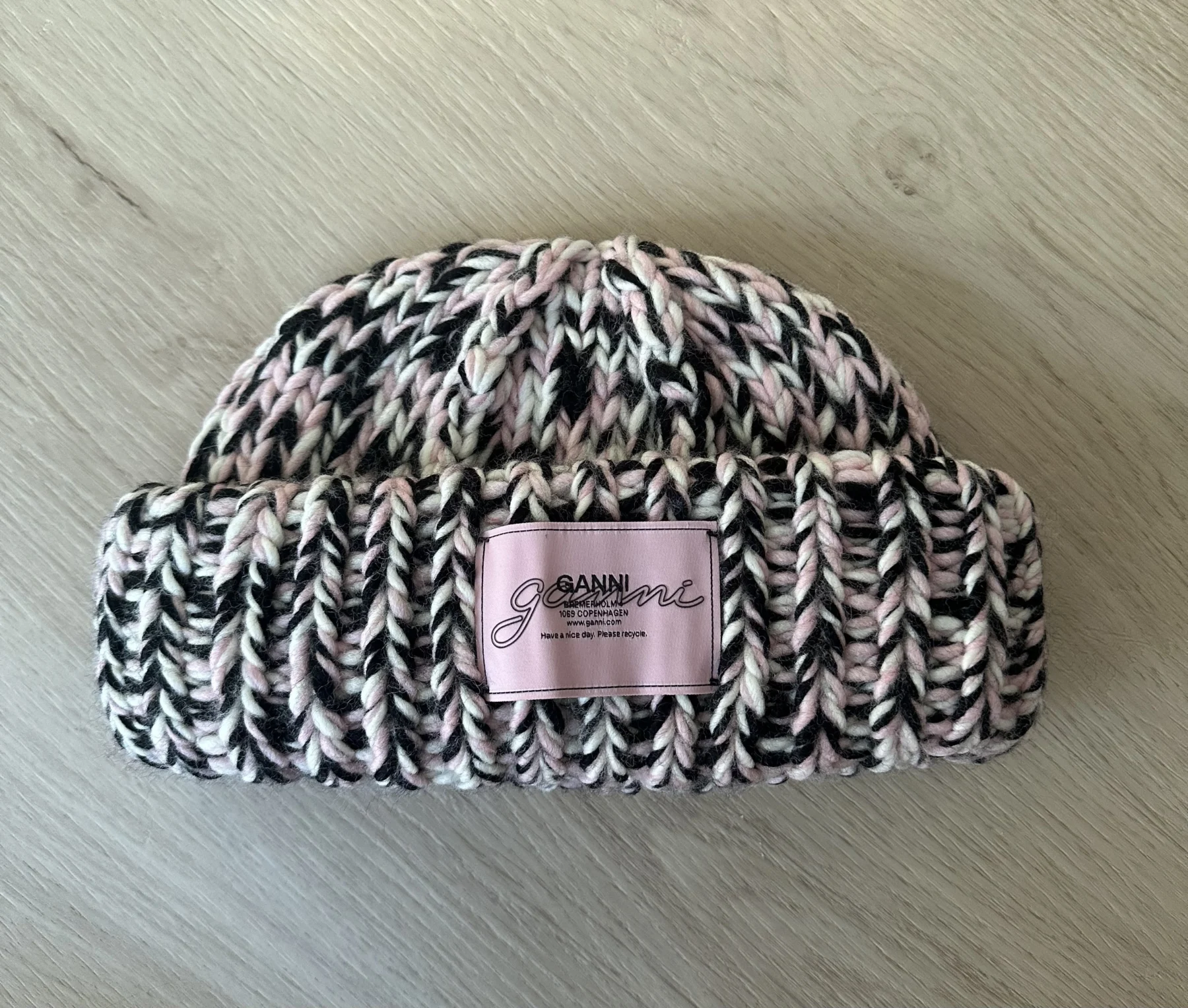 Ganni Pink Woven Handknit Beanie Ganni seconde main