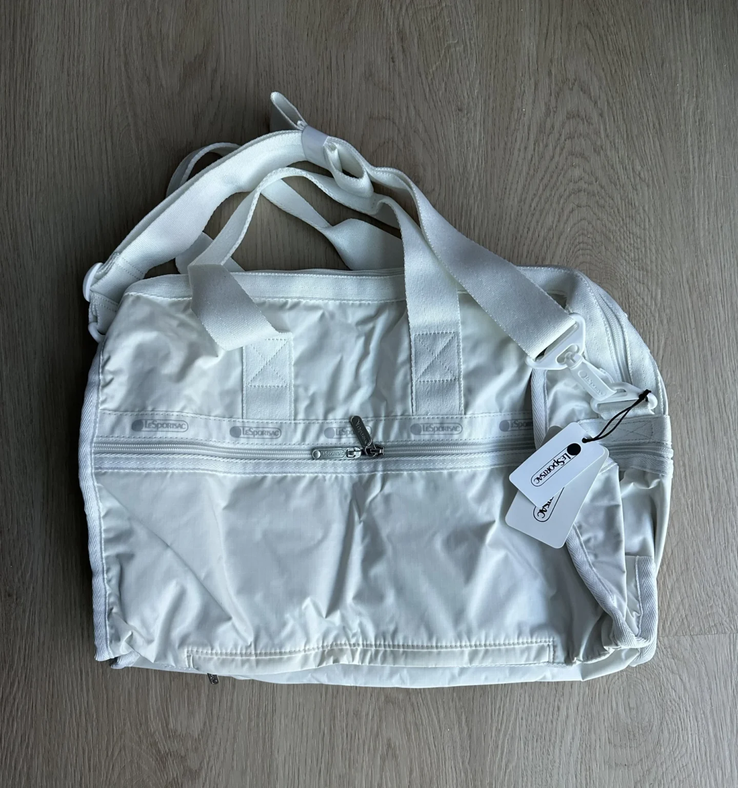 Image for LeSportSac Deluxe Medium Weekender