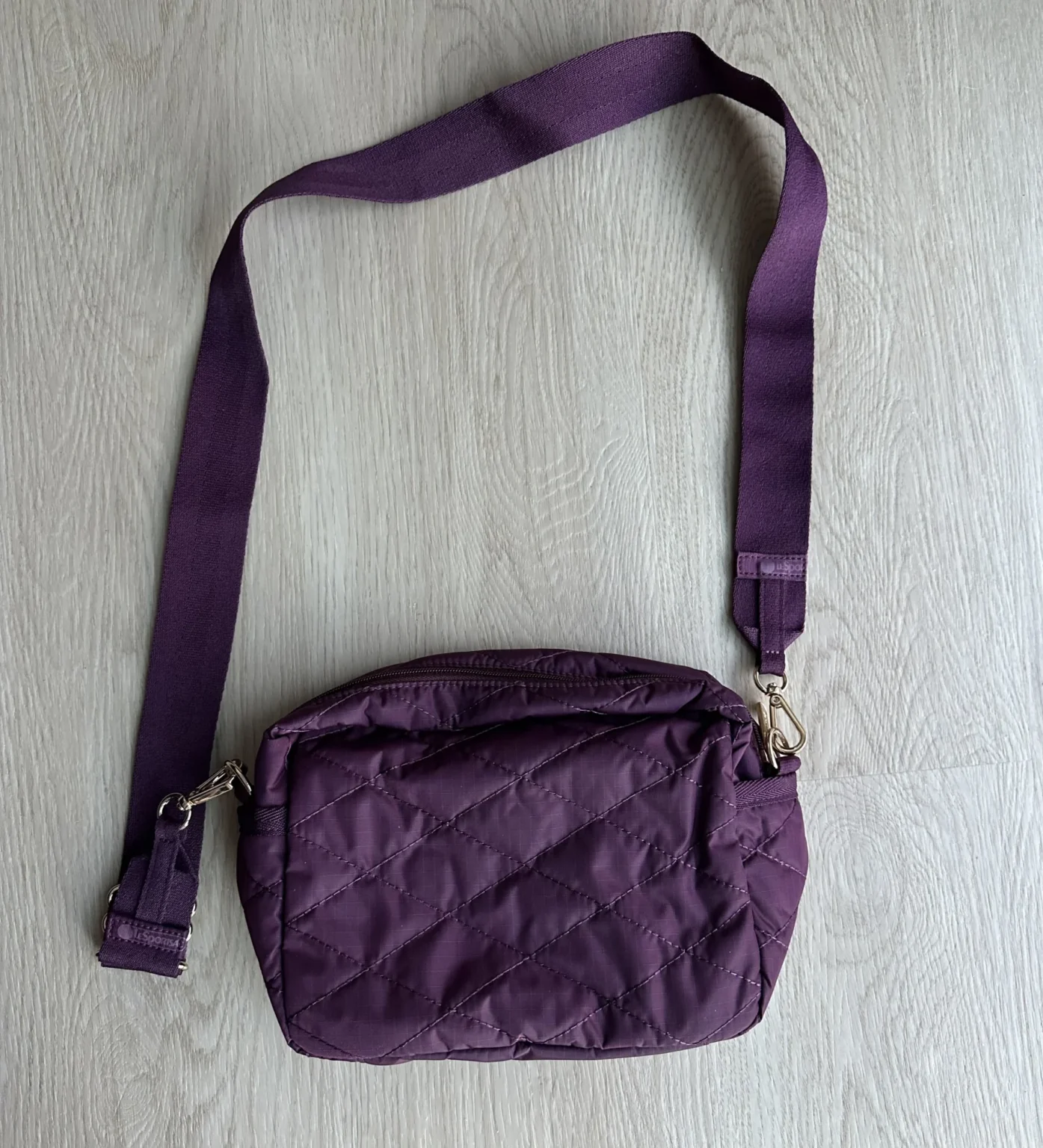 Image for LeSportSac Deluxe Crossbody