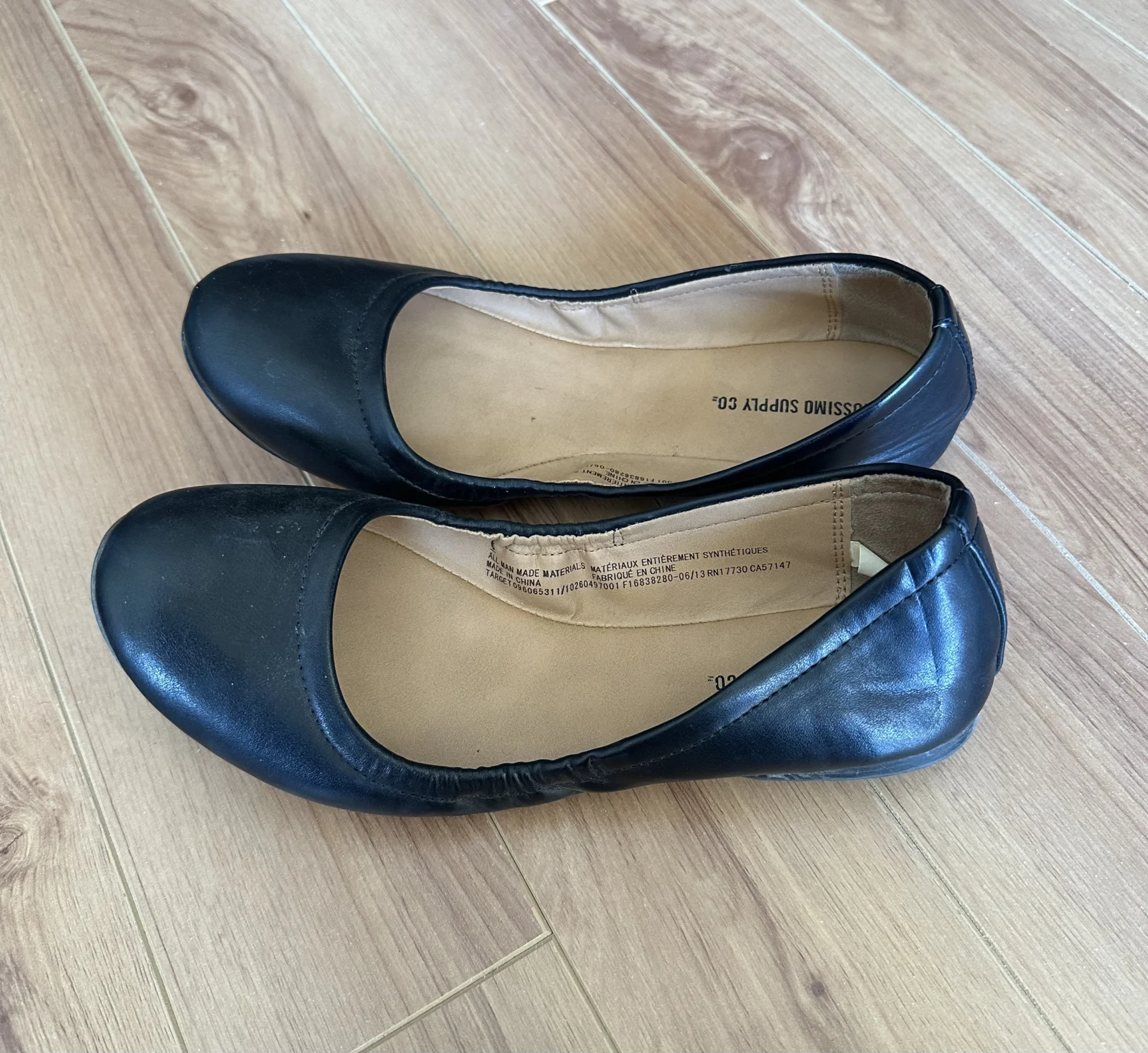 Mossimo Supply Co. Flats 6 *Autre seconde main