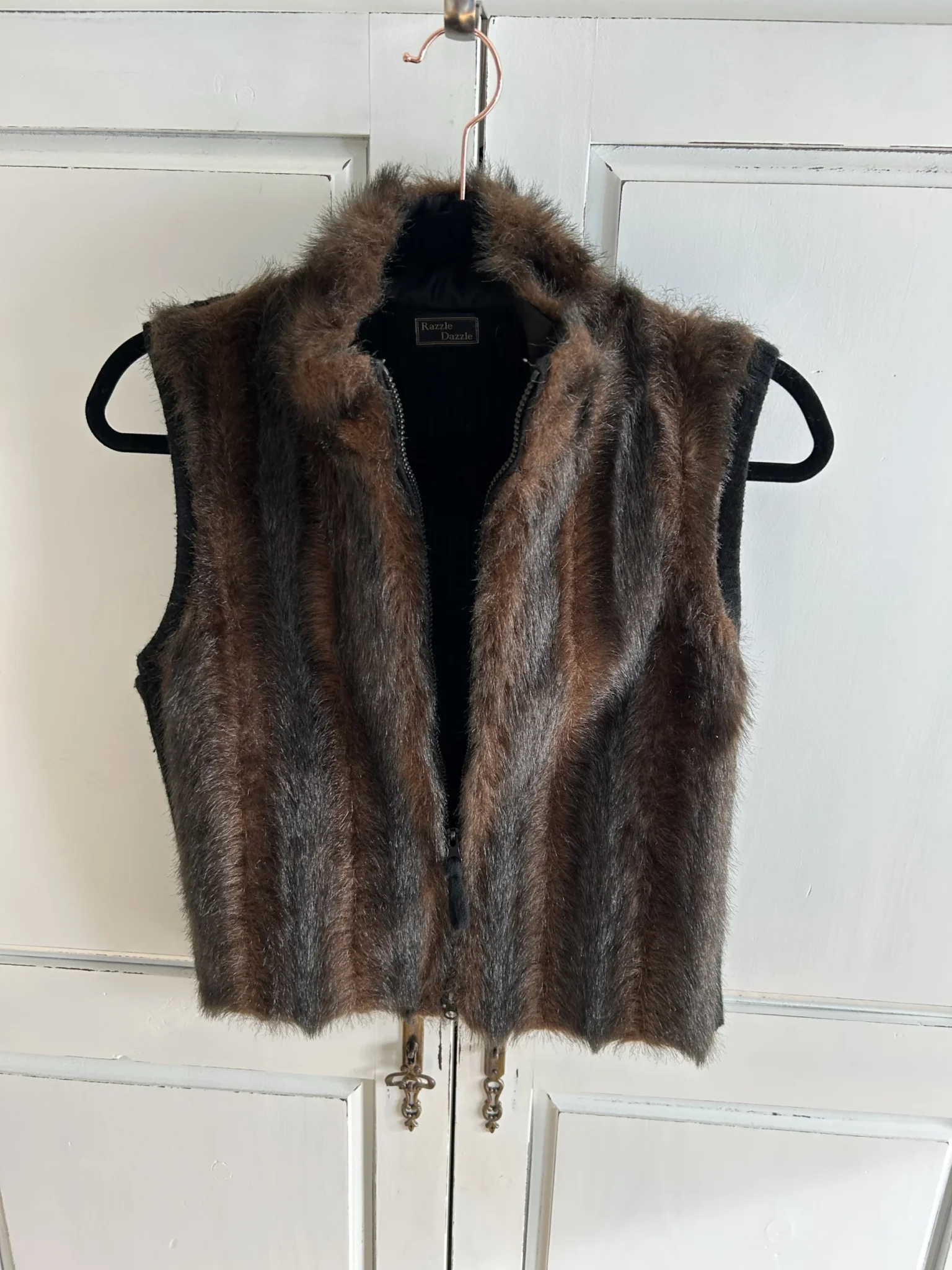 Featured image for Veste en simili fourrure