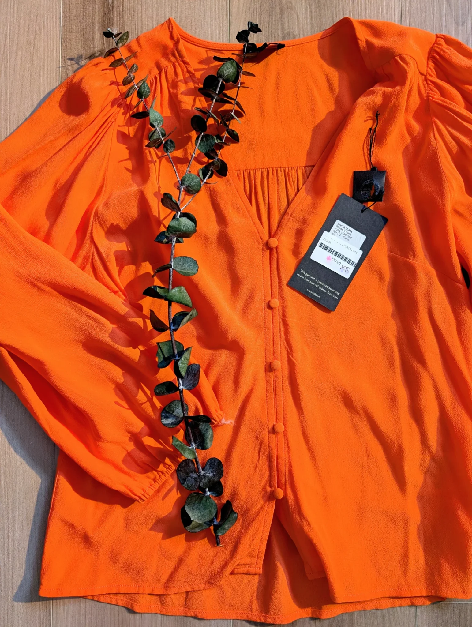 Featured image for Blouse orangée