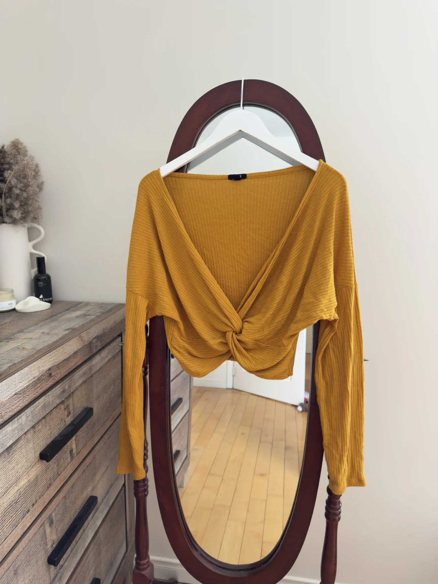 Featured image for Long-sleeved jumper