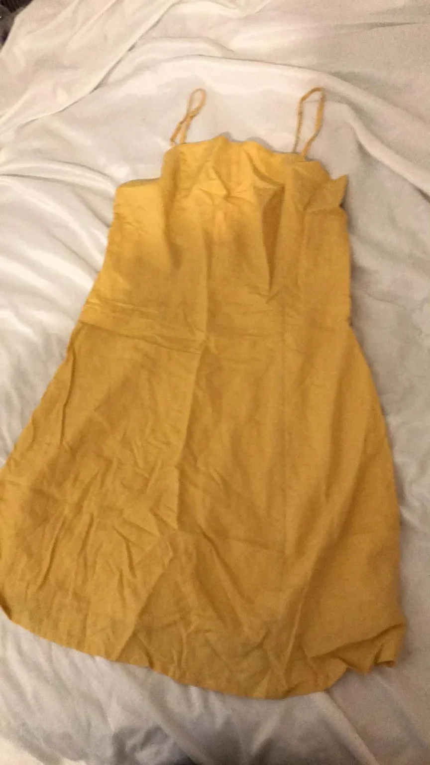 Featured image for Robe d'été courte jaune