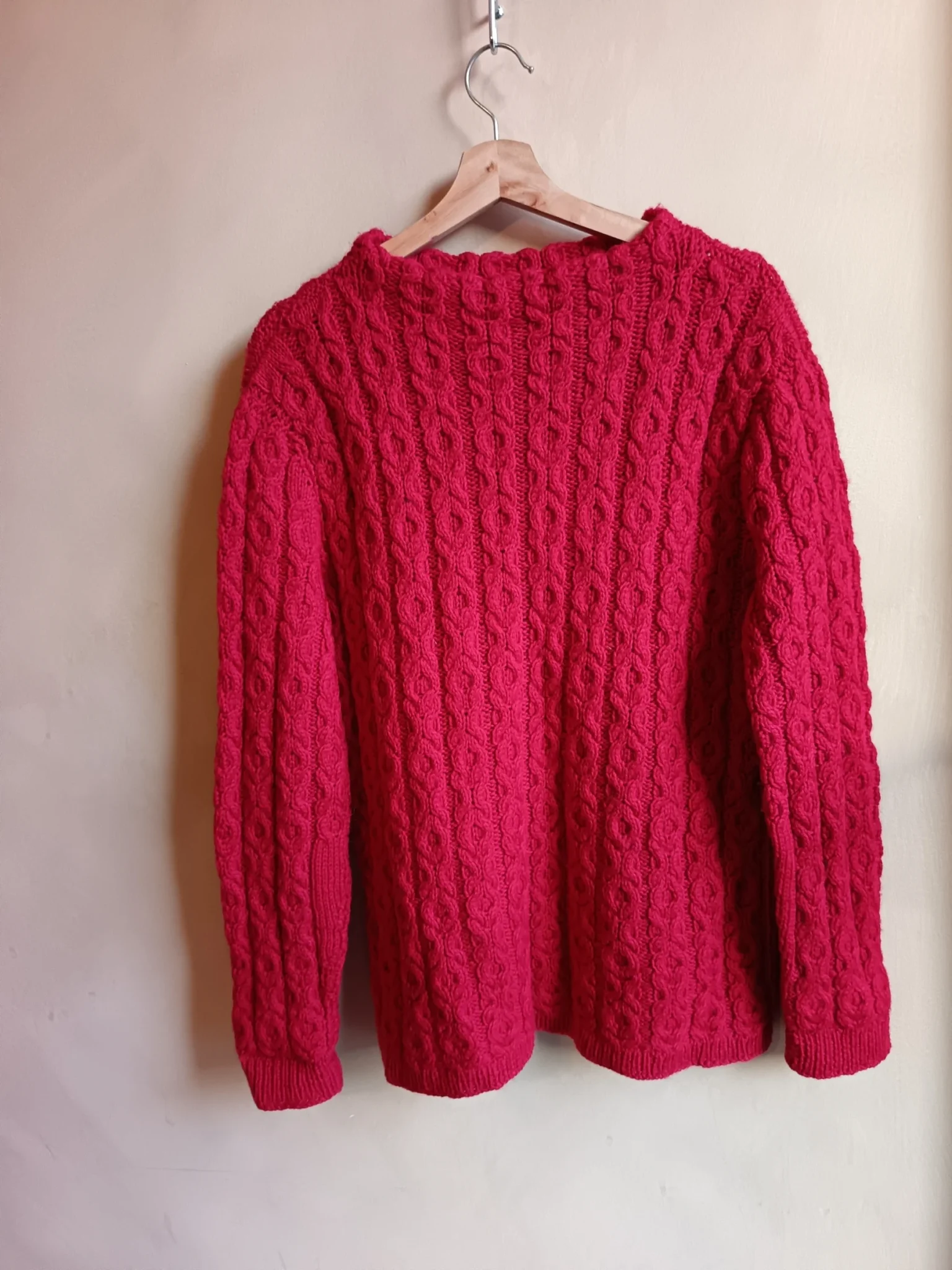 Featured image for Red vintage-style cable jumper