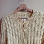 Thumbnail for Gilet torsadé jaune beurre style vintage