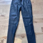 Featured thumbnail for Pantalon faux cuir
