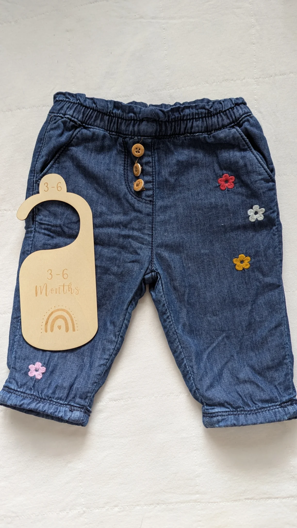 Featured image for 3-6 mois - jeans avec fleurs