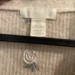 Thumbnail for Cropped jumper with embroidered flowers