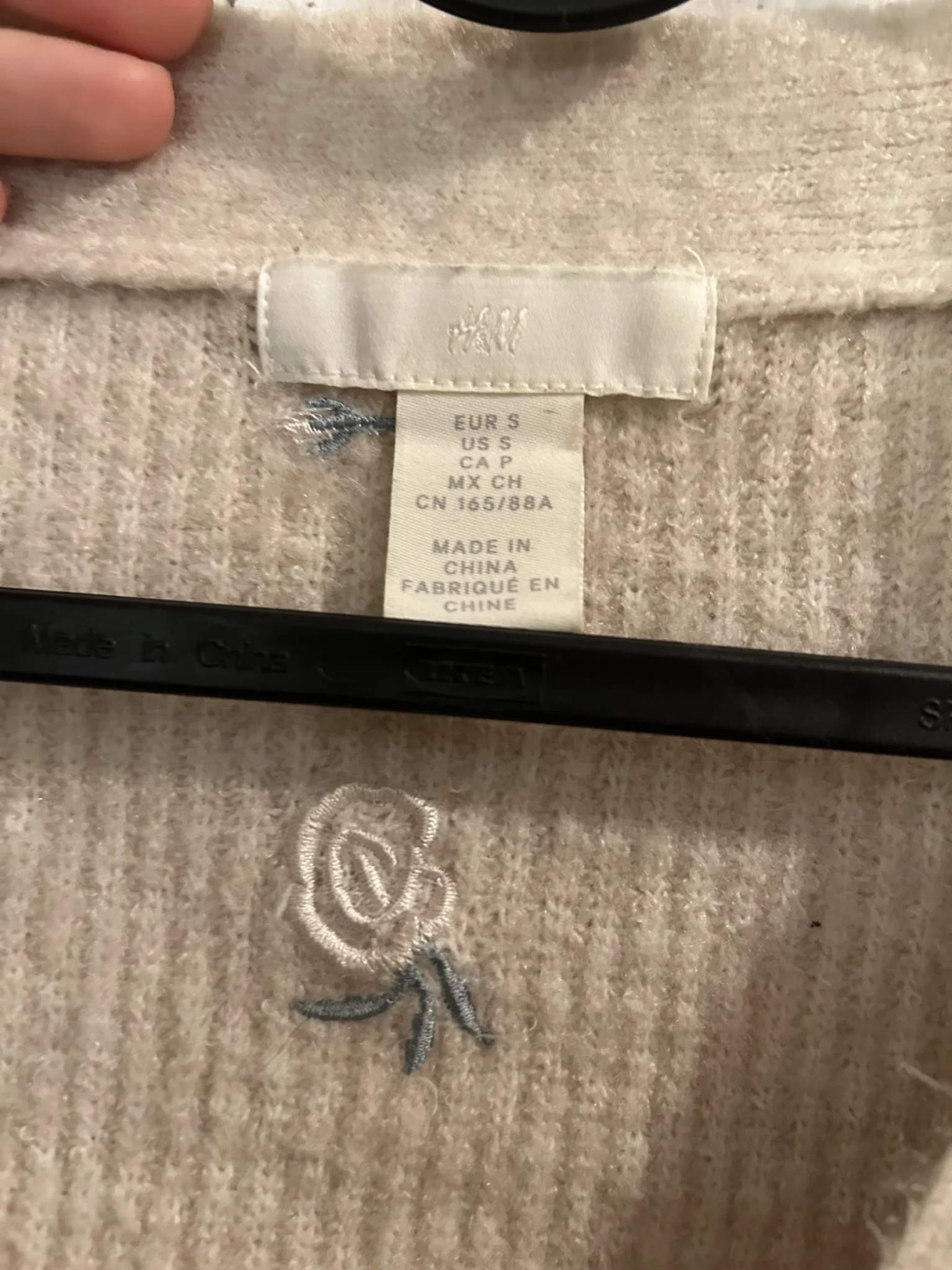 Image for Cropped jumper with embroidered flowers