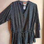 Featured thumbnail for Blouse noire fleurie style vintage