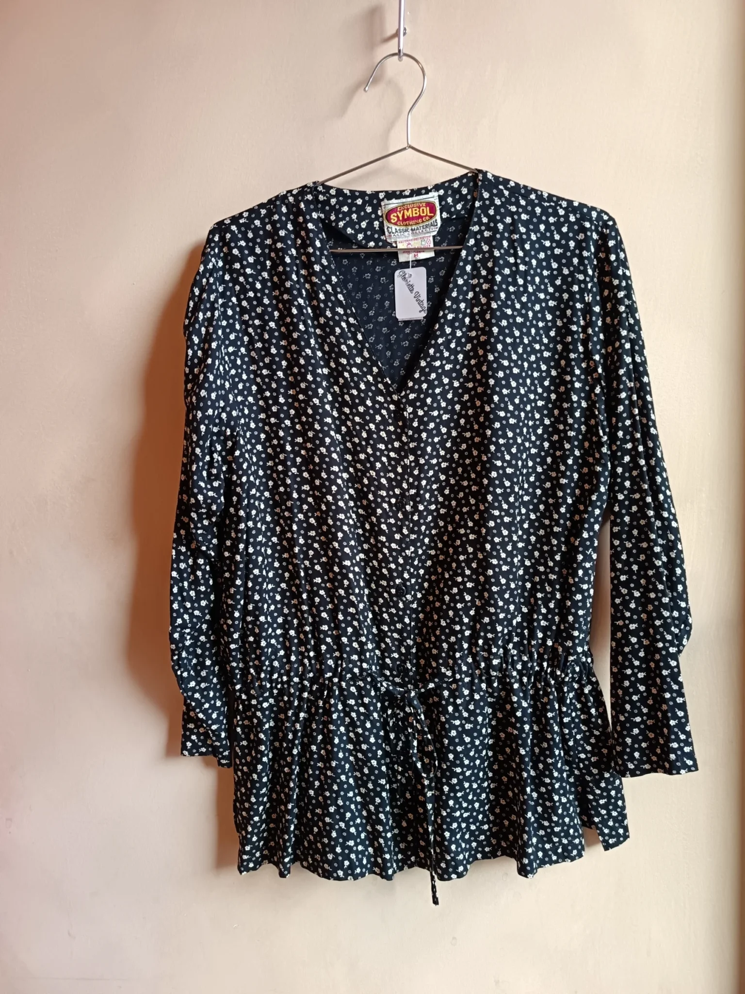 Image for Blouse noire fleurie style vintage