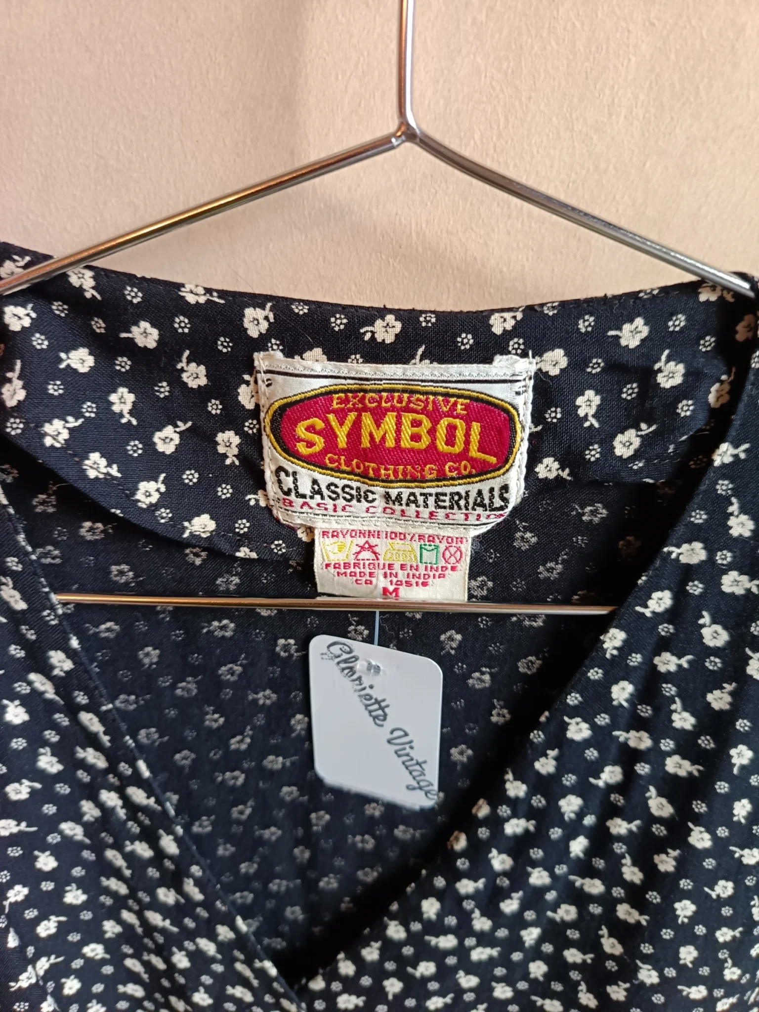 Image for Blouse noire fleurie style vintage