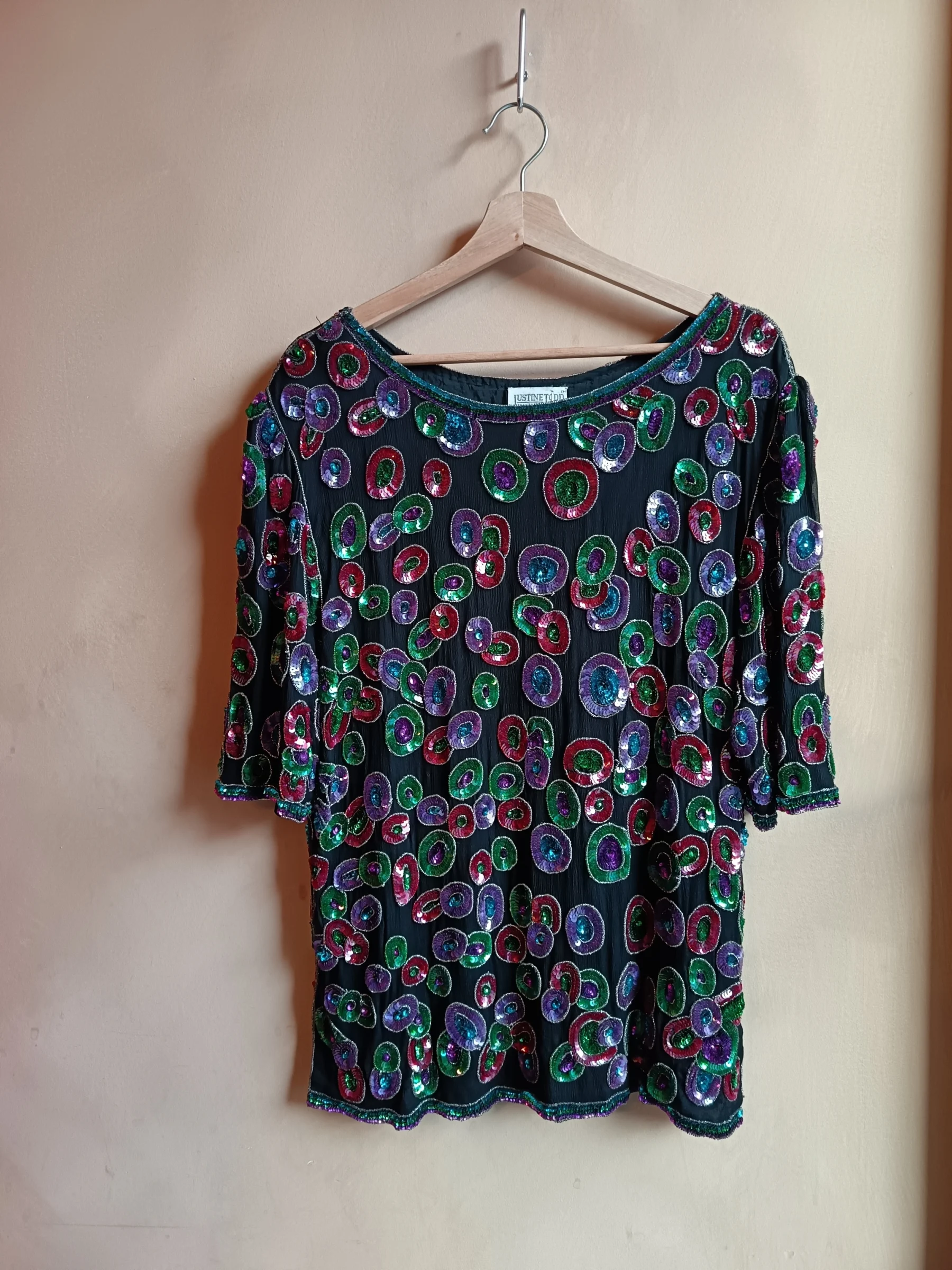 Blouse en soie vintage brodée de sequins Vintage seconde main