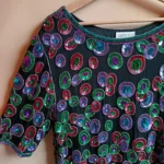 Thumbnail for Blouse en soie vintage brodée de sequins